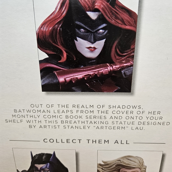 DC Collectibles DC Comics Cover Girls Batwoman Statue 3613 of 5200 RARE LIMITED - Picture 12 of 16